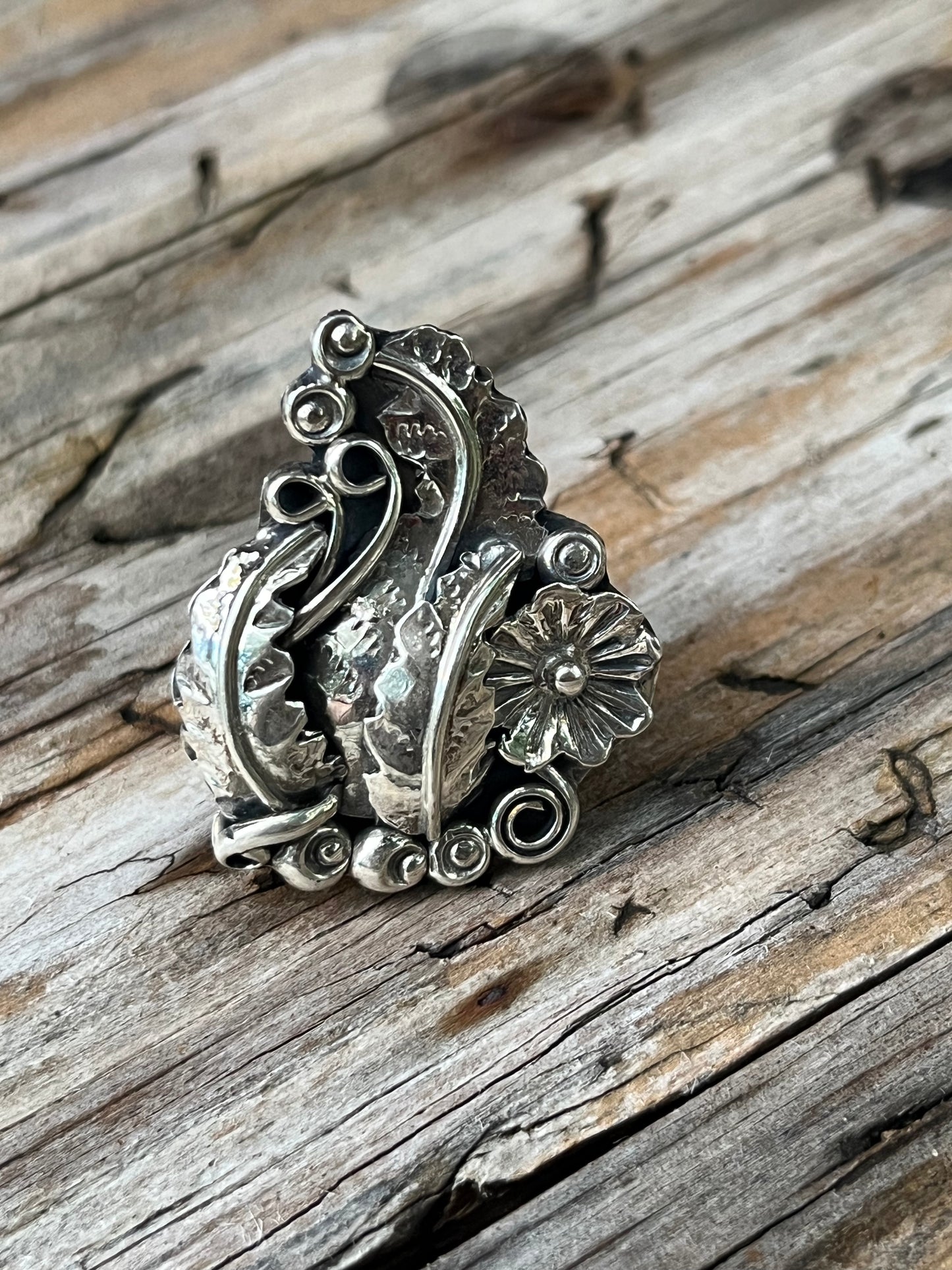SS Traditional Leaf Ring